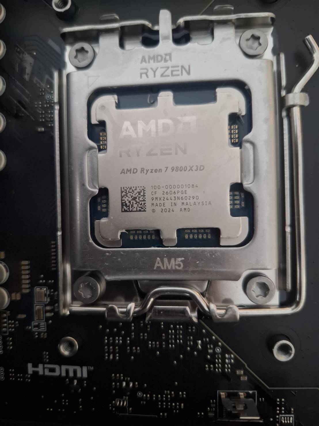 AMD Ryzen 7 9800X3D