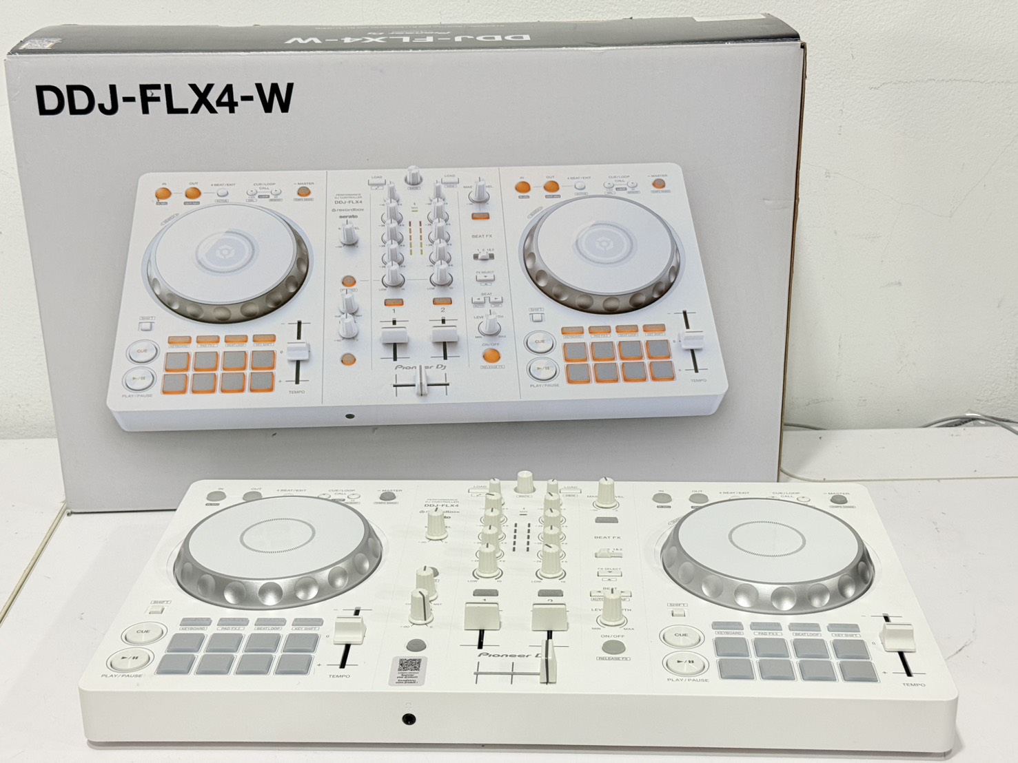 Pioneer เครื่องเล่น Controller รุ่น DDJ-FLX4-W