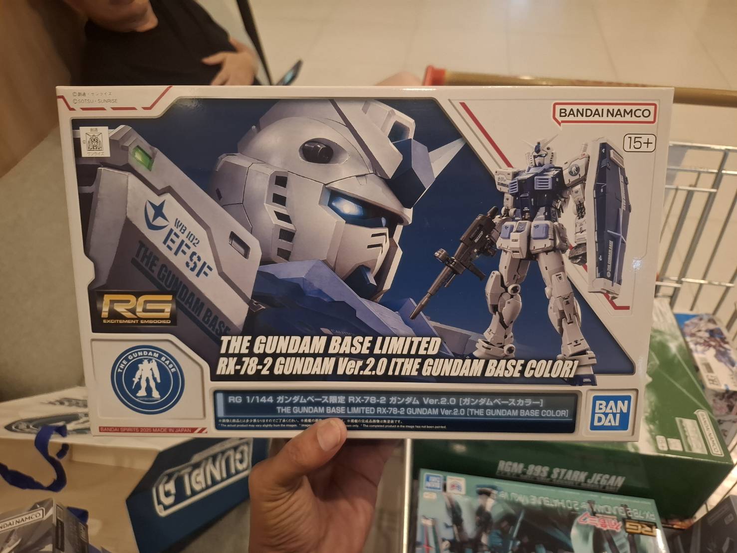 RG 1/144 THE GUNDAM BASE LIMITED RX-78-2 GUNDAM Ver.2.0 [THE GUNDAM BASE COLOR]