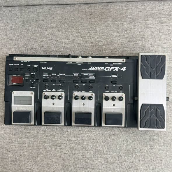 Zoom GFX-4 Multi-Effects Processor