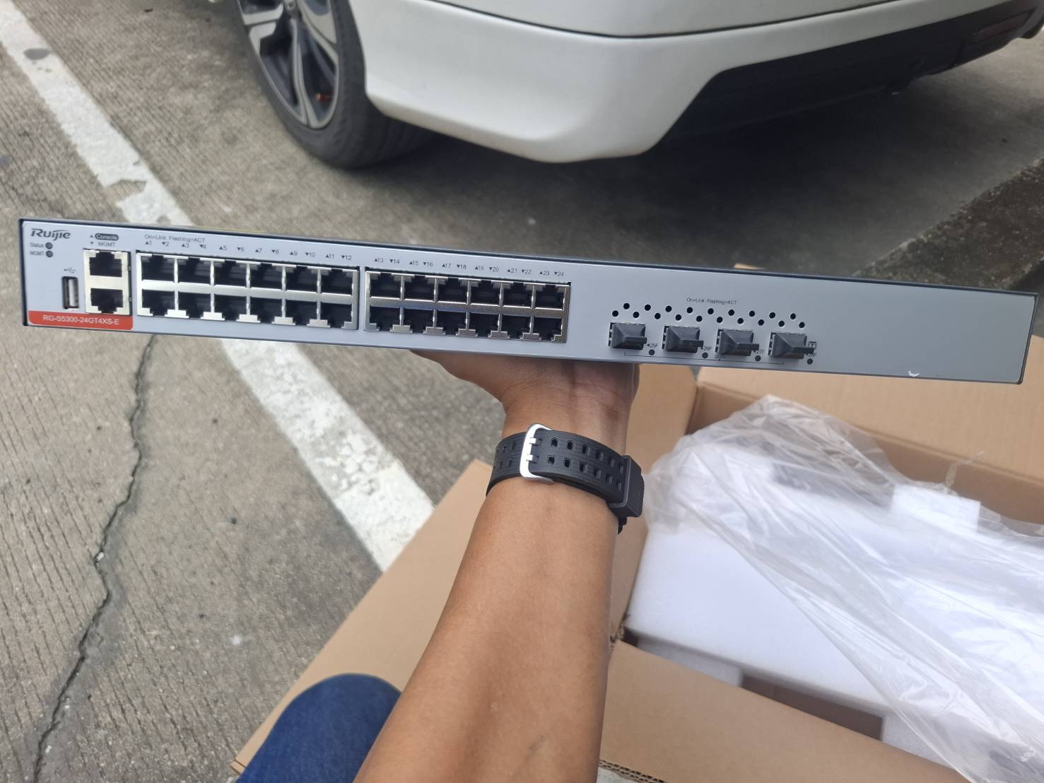 ขาย Ruijie RG-S5300-24GT4XS-E (Layer 3 Managed Switch)