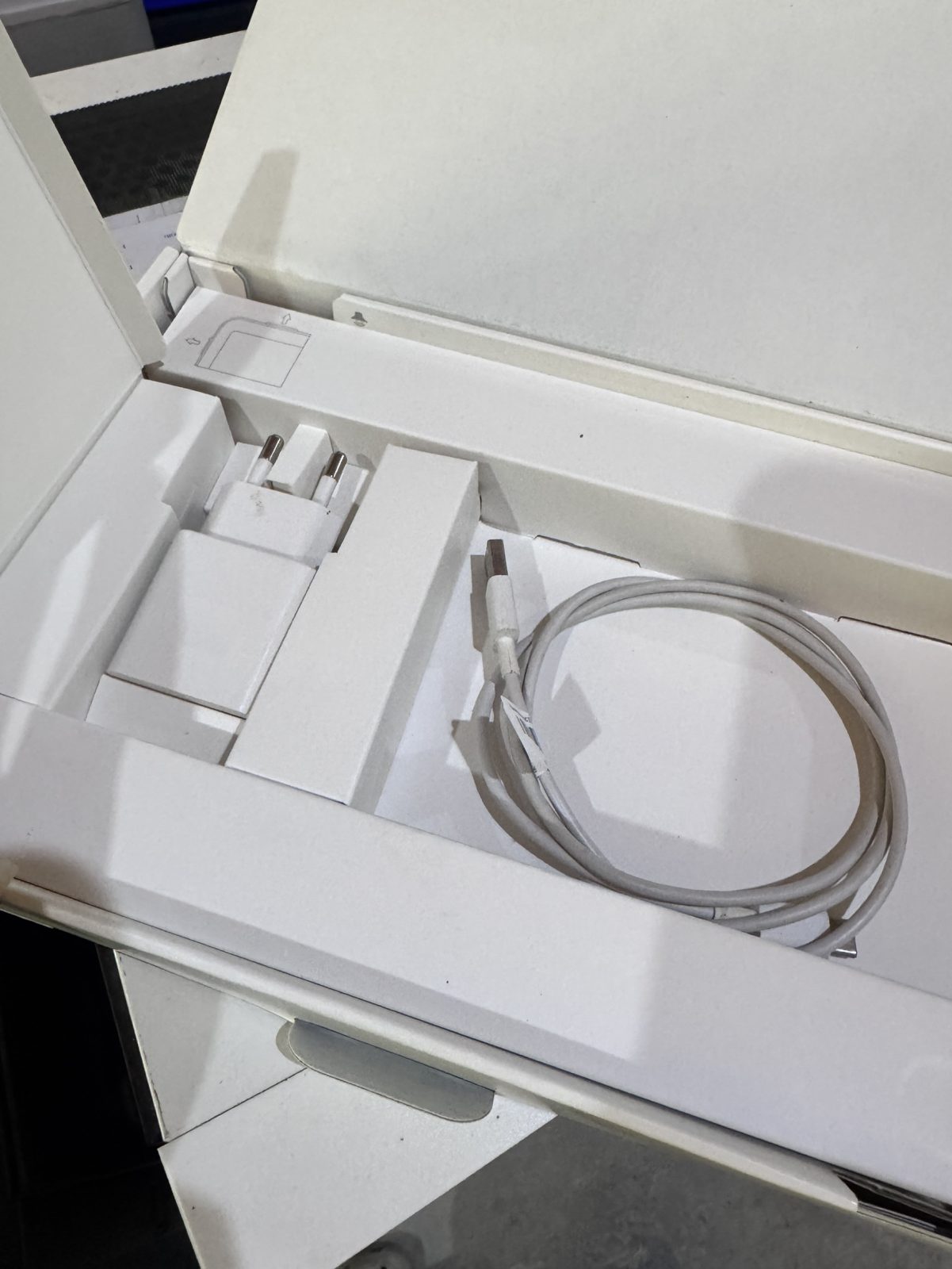 ขาย Huawei MatePad SE11" (128GB) + Adapter **จอมีรอยรอยขนแมวลึก รูปที่ 5