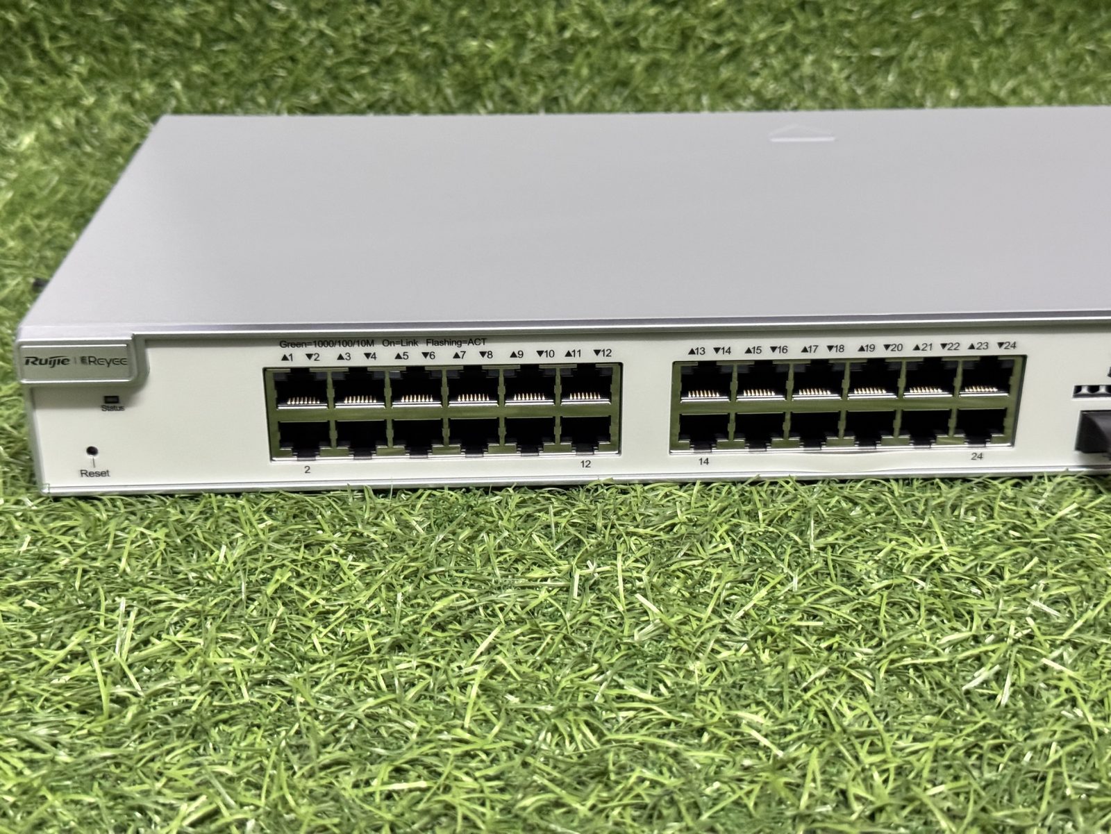 ขาย Ruijie RG-NBS5200-24GT4XS 24-Port รูปที่ 2