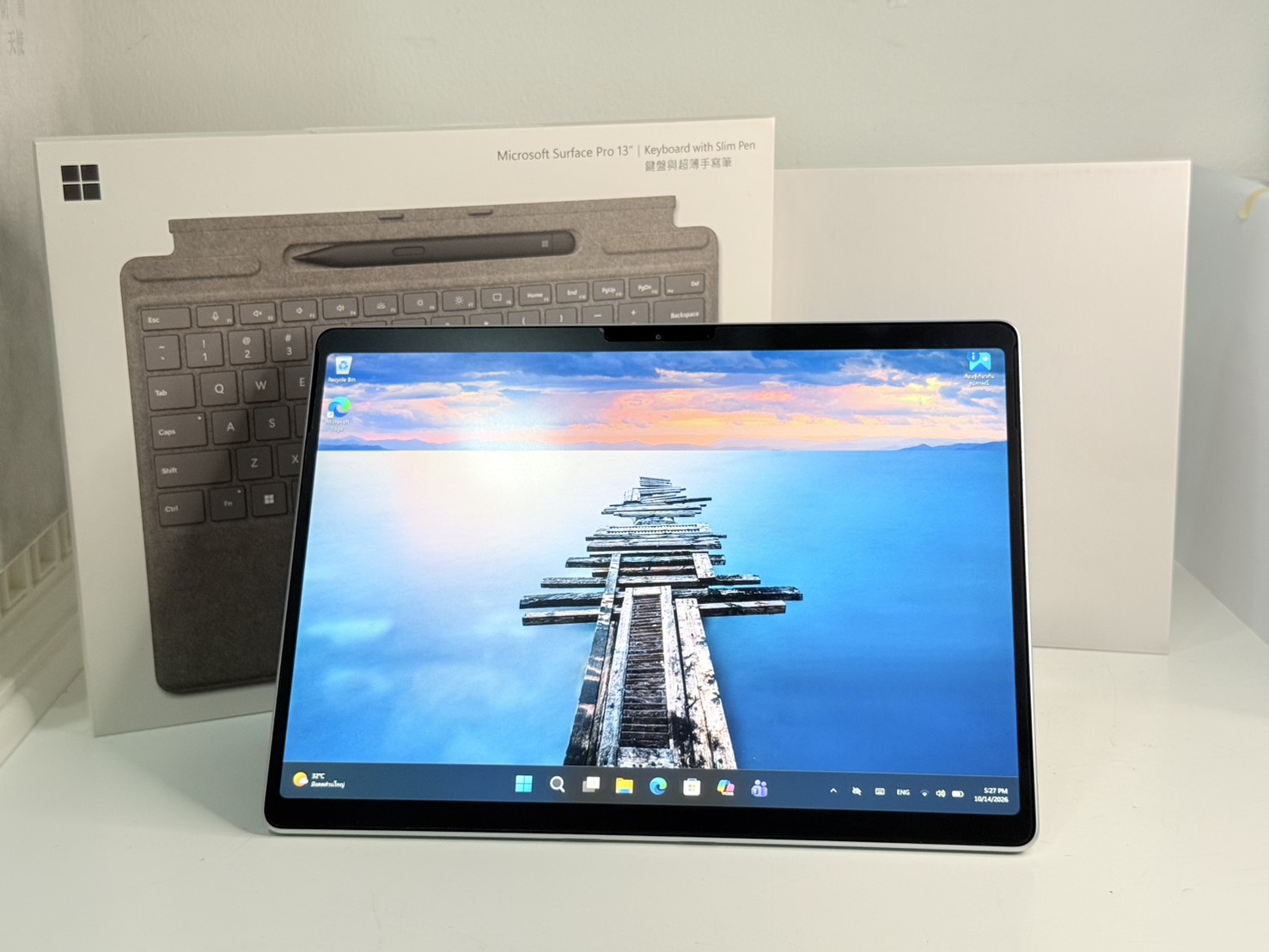 ขาย Microsoft Surface Pro11(X1P64100/16GB/SSD 256GB)+Adapter+Pen+Keyboard