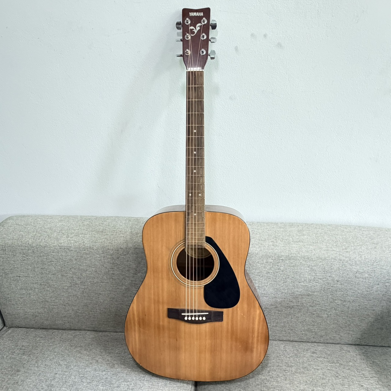 ขาย กีตาร์โปร่ง Yamaha F310 *** มีรอยสกิดด้านหลัง ตามรูป ไม่มีผลต่อเสียง