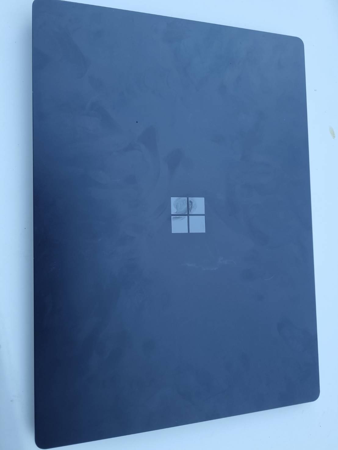 ขาย microsof surface model 1979  i7-1185g7 ram 16GB ssd 256GB