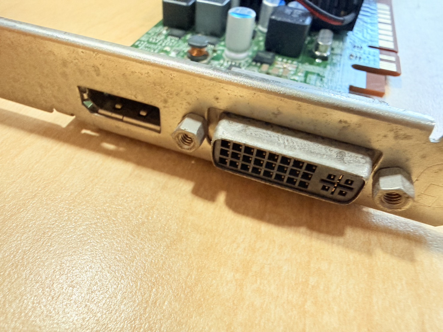 ขาย การ์ดจอ AMD Redeon R5 430 2GB GDDR5 รูปที่ 2