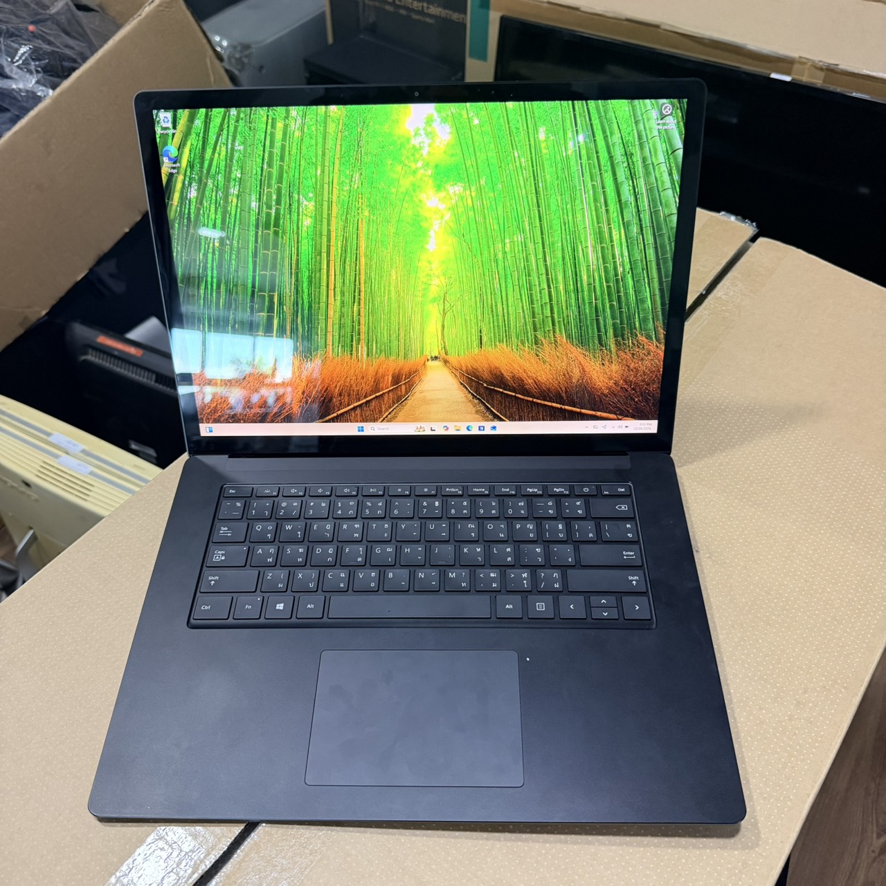 ขาย Microsoft Surface Laptop 4(i7-1185G7/16GB/M.2 256GB) *** มีแค่ตัวเครื่อง  จอช่วงกลางจอแนวนอนทัชสกรีนไม่ติด