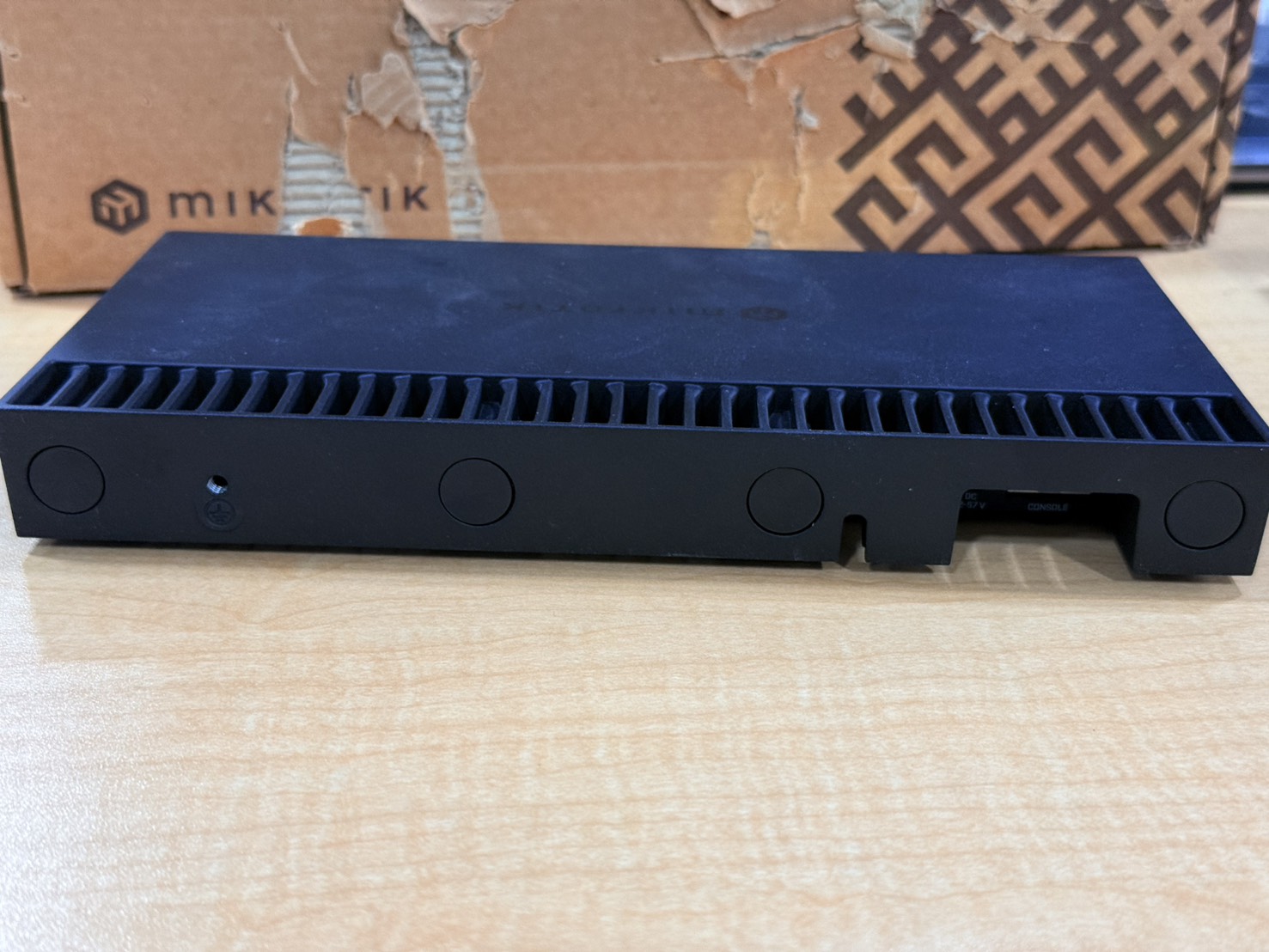 ขาย MikroTik RB4011iGS+RM  + Adapter รูปที่ 3