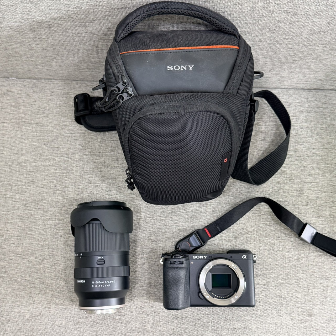 ขาย Sony A6700 + เลนส์Tamro + อุปกรณ์ + กระเป๋า